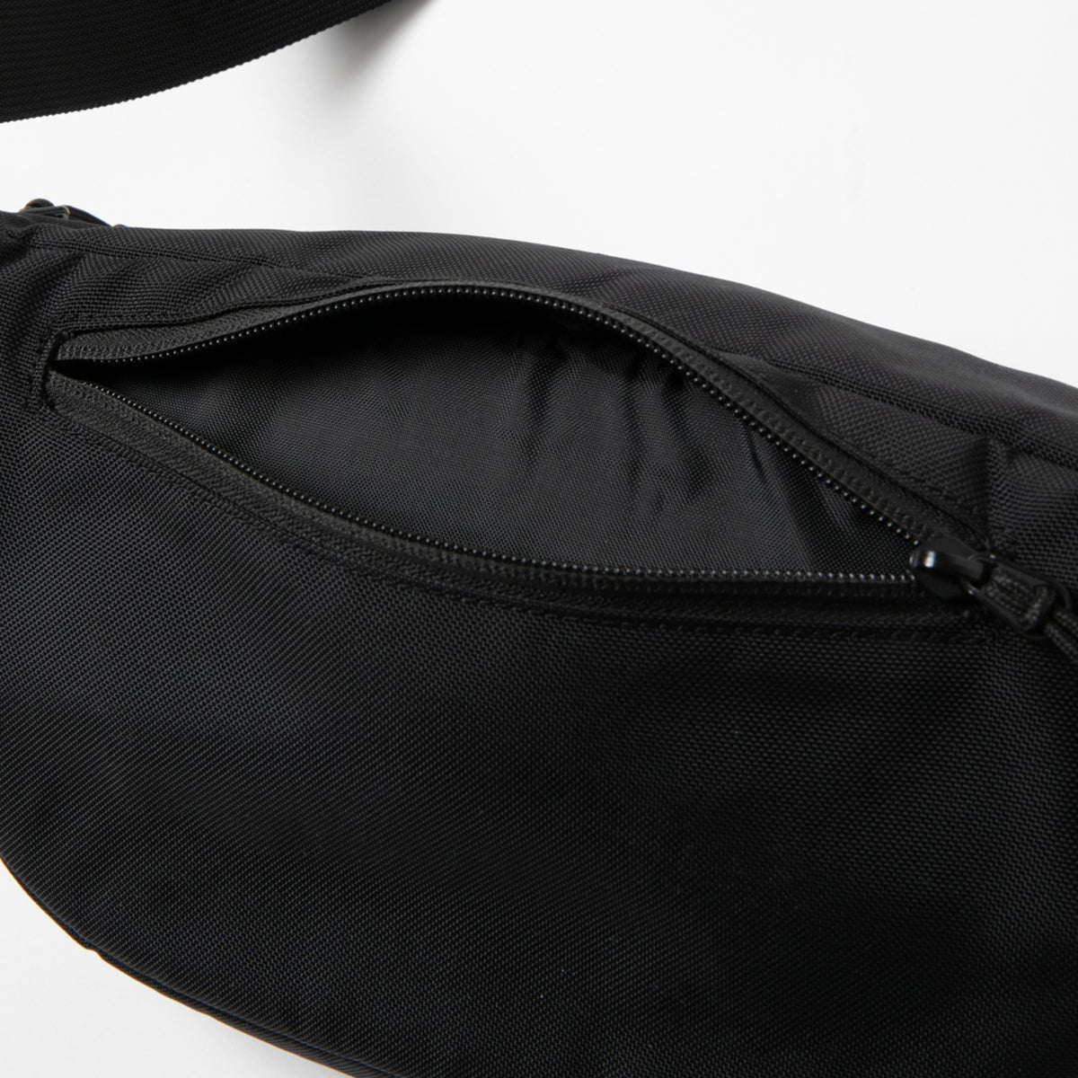 APPLEBUM Cordura Waist Bag アップルバム コーデュラ ウエスト バッグ 2611005【メンズ ウエストバッグ 長さ調節 ロゴ刺繍 26SS】