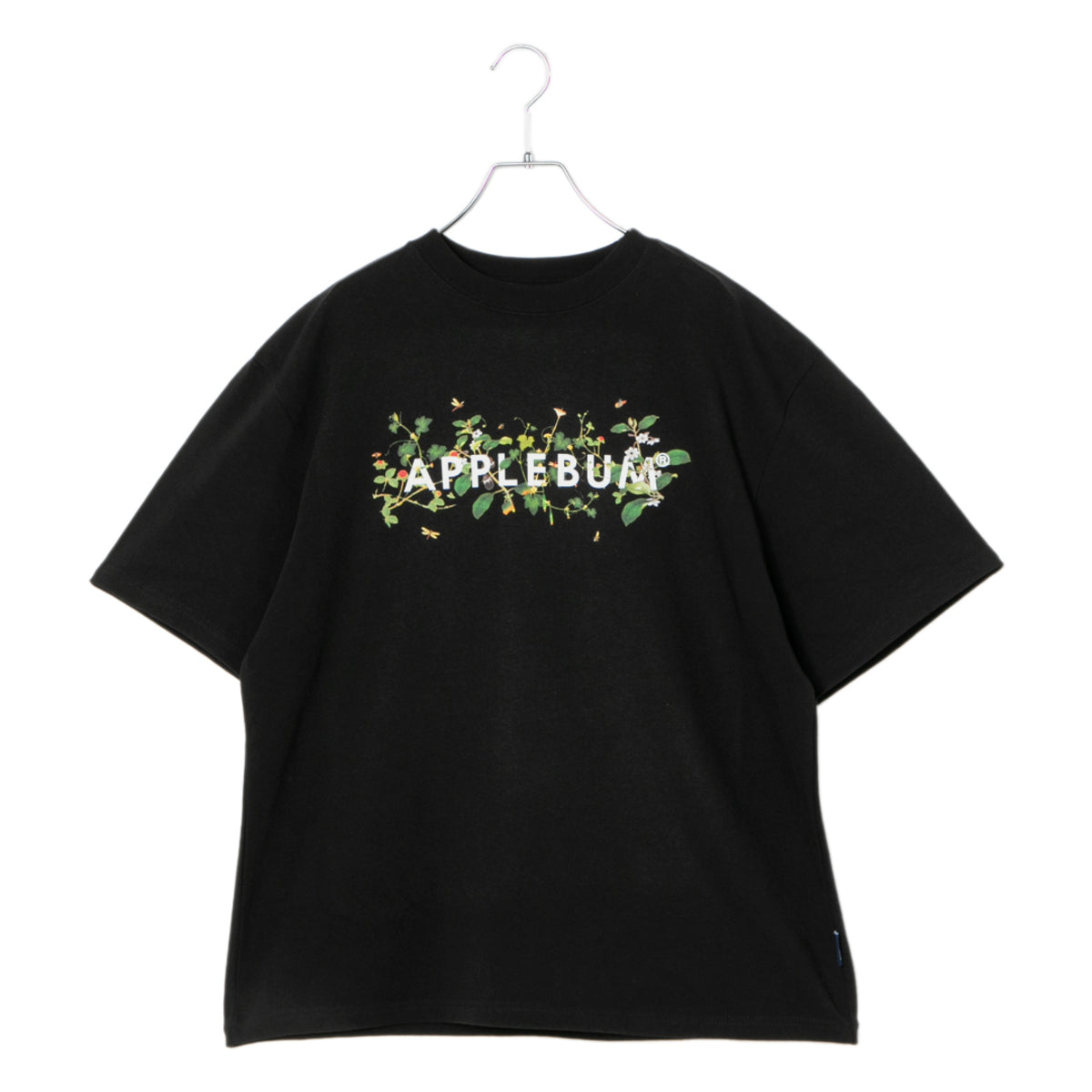 APPLEBUM “Leafed" Logo T-Shirt アップルバム “リーフド" ロゴ ティーシャツ 2611113【メンズ フォトTシャツ プリントTシャツ 半袖 カジュアルトップス 26SS】