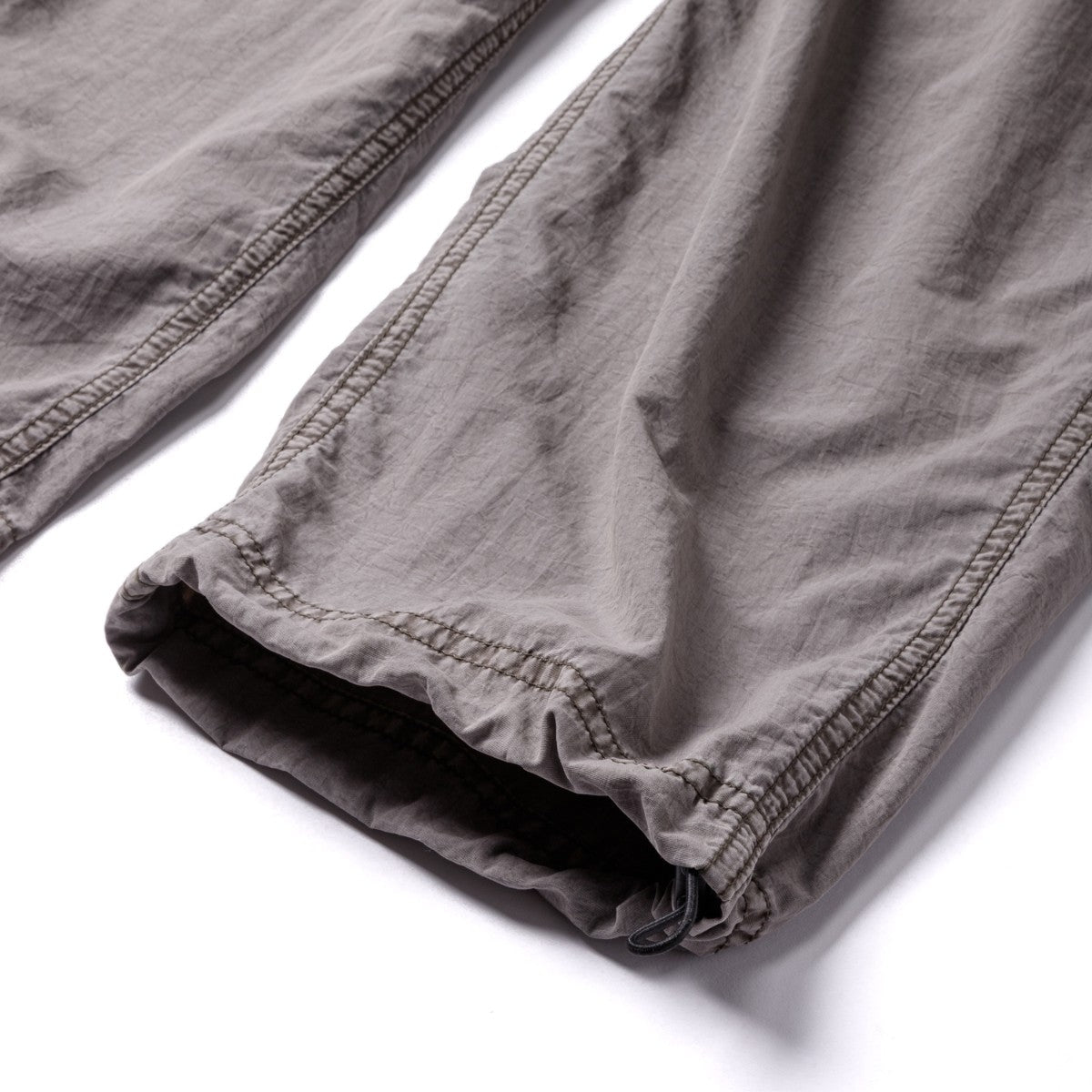 Sandinista Nylon 2Tuck Pants - Overdyed サンディニスタ ナイロン 2タック パンツ オーバーダイ 60426PS05-BT【メンズ ナイロンパンツ ドローコード 裾ゴム 26SS】