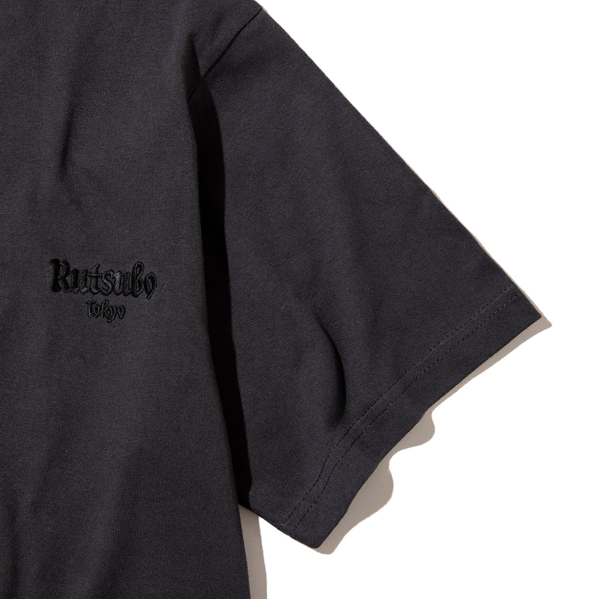 坩堝 無二男(MOONEY MAN)無敵Ver T-SHIRTS (RUTSUBO×YU SUDA) RUTSUBO 無二男(MOONEY MAN)無敵Ver Tシャツ (RUTSUBO×YU SUDA) R26SP-SUDA-TS4【メンズ コラボ ダブルステッチ仕様 コットン素材 26SS】