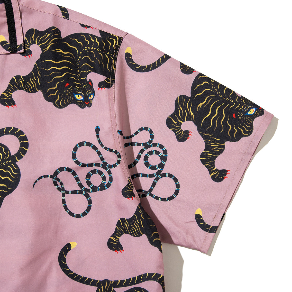 FLATLUX Bite Ss-Shirt フラットラックス バイト ショートスリーブ シャツ FX25-109【メンズ 半袖Tシャツ グラフィックTシャツ プリントTシャツ 蓄光プリント 26SS】
