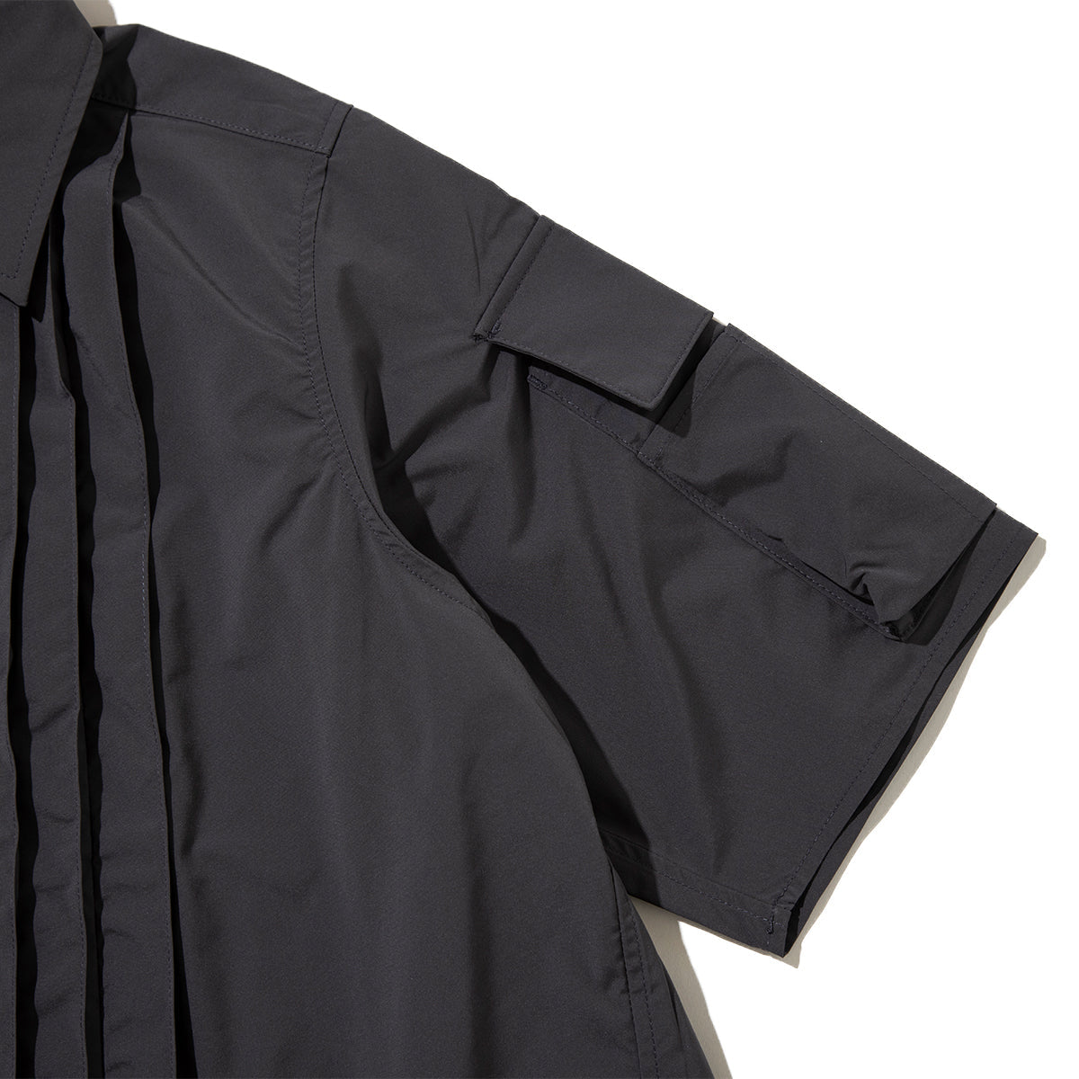 NON TOKYO PIN TUCK TECH SHIRT ノントーキョー ピンタック テックシャツ NON-26S-0403【レディース ポリエステル素材 半袖 プリーツ 26SS】
