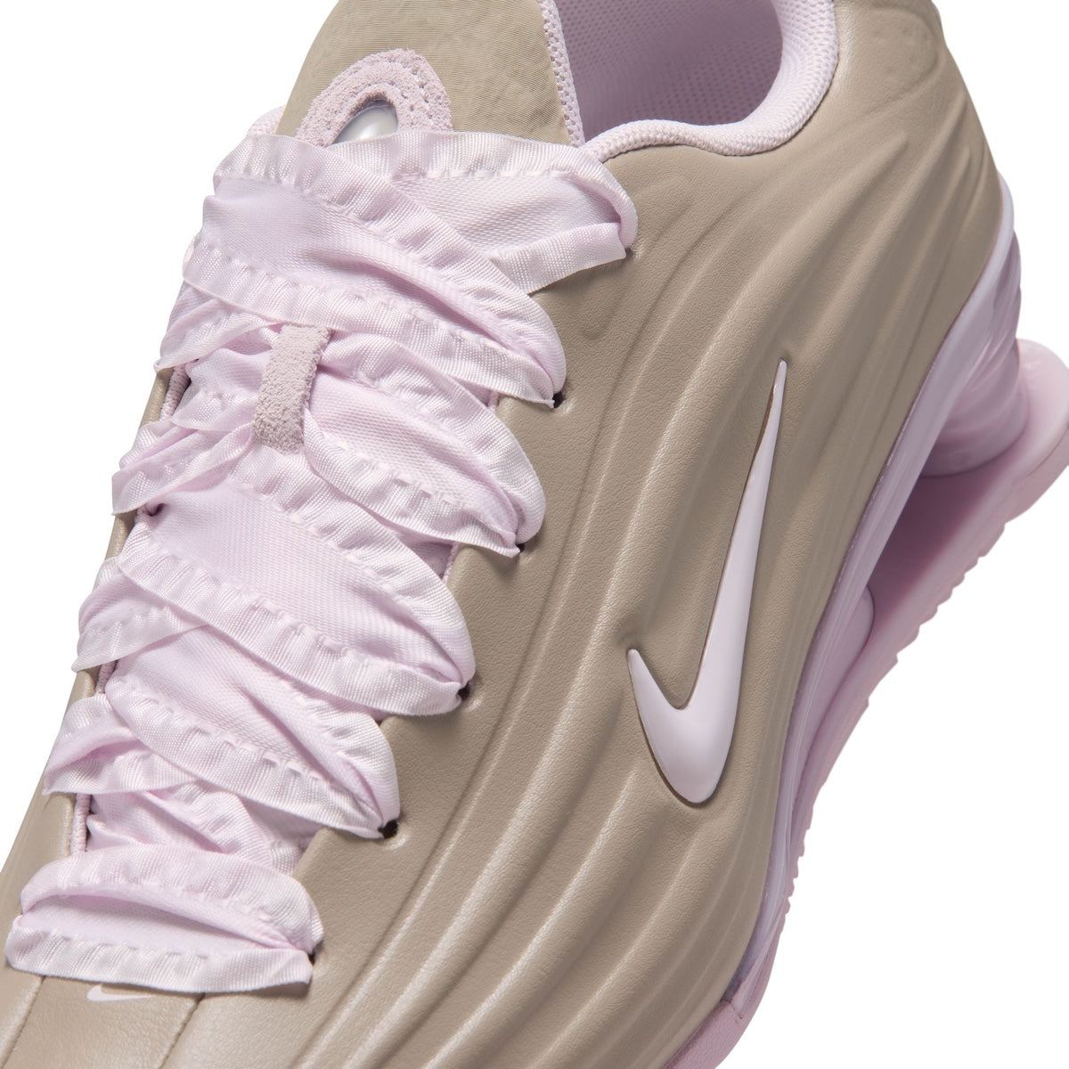 NIKE Shox Z ナイキ ウィメンズ ショックス Z IV6171-001【レディース スニーカー クッショニング リボン エレガンス 軽量 26FW】