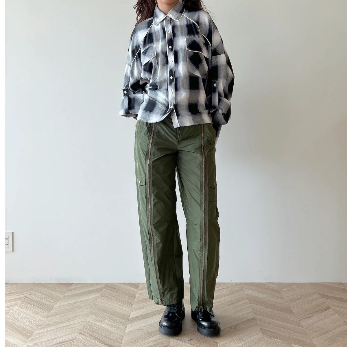 anna sui nyc Front Zip Barrel Pants アナスイ エヌワイシー フロントZIP バレルパンツ 16230449【レディース バレルパンツ スリット ファスナーデザイン 調整可能 26FW】