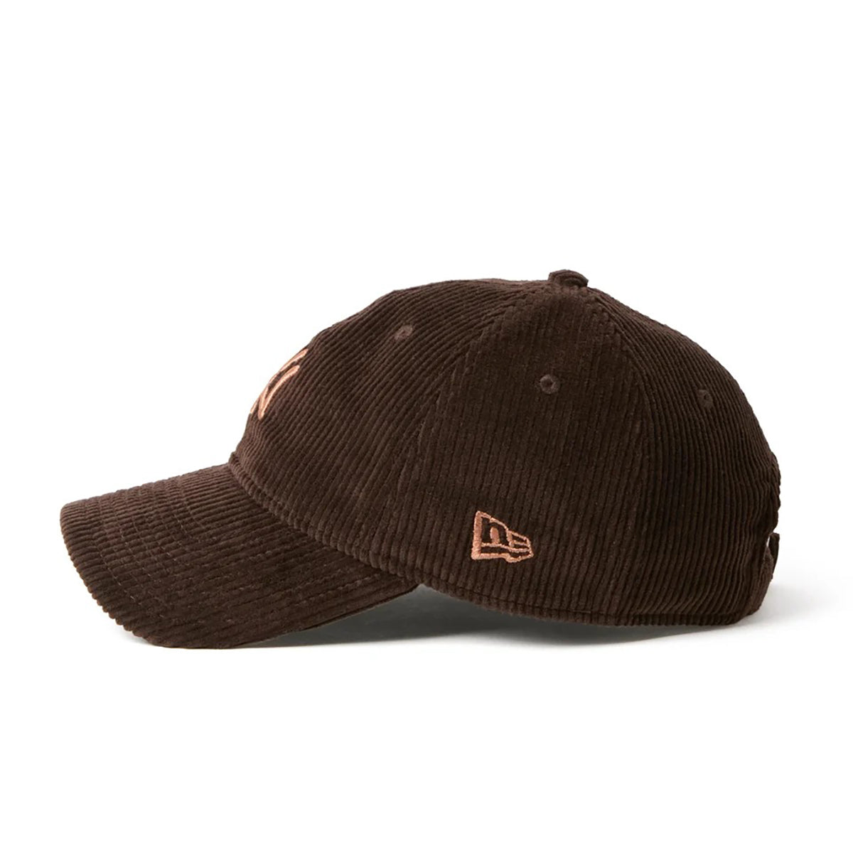 NEW ERA NEW YORK YANKEES 8W CORDUROY 9TWENTY ニューエラ ニューヨーク ヤンキース 8W コーデュロイ 9TWENTY 15137245-108【メンズ キャップ 帽子 コーデュロイ カーブドバイザー 26FW】
