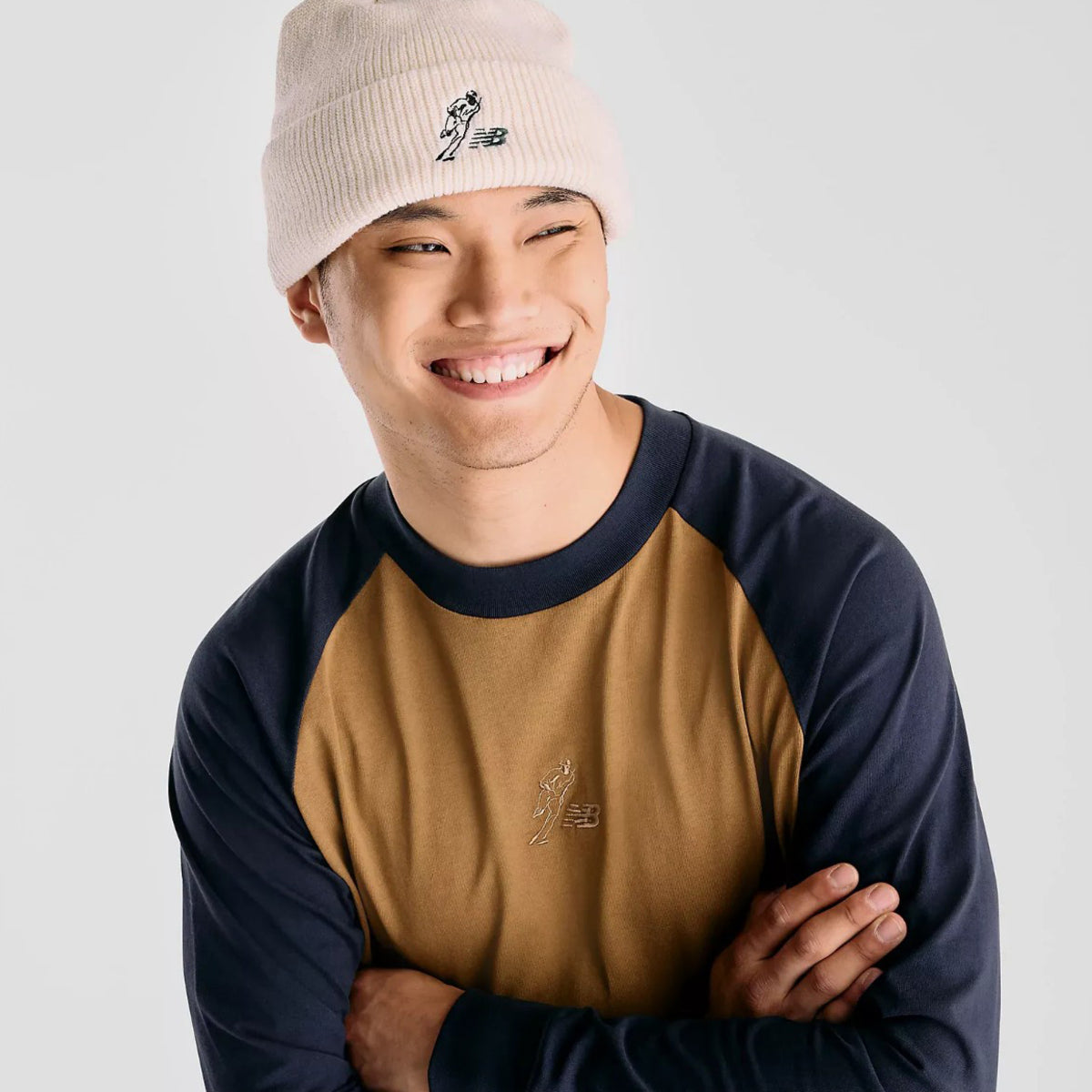 New Balance 大谷翔平 Signature Raglan Long Sleeve T-Shirt ニューバランス 大谷翔平 シグネチャーラグランロングスリーブTシャツ MT62L8VK【メンズ ロンT ロゴ刺繍 カジュアル デイリーユース 26FW】