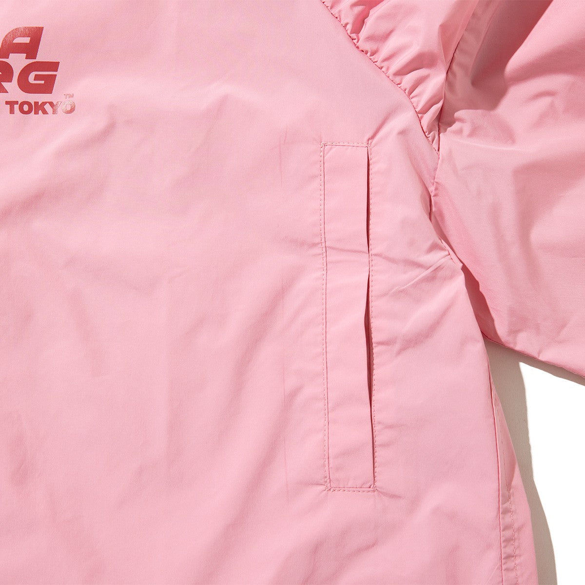 NON TOKYO 2WAY GATHER SHOULDER BLOUSON ノントーキョー 2WAY ギャザーショルダー ブルゾン NON-26A-0801【レディース アウター ライトシェル 2way 撥水加工 ロゴ 26FW】