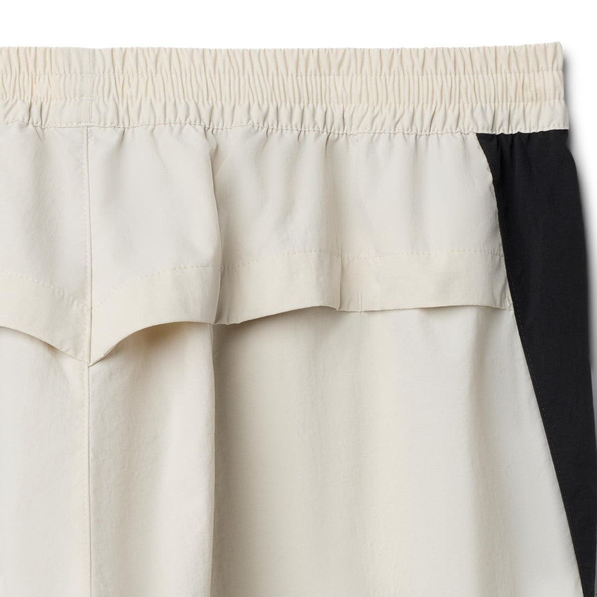 ASICS CLASSIC WOVEN TRACK PANT アシックス クラシック ウーブン トラックパンツ 2203A394【メンズ ナイロントラックパンツ ルーズフィット はっ水加工 ドローコード 26FW】