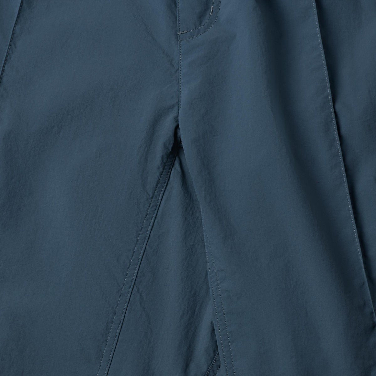 ASICS CLASSIC WOVEN TRACK PANT アシックス クラシック ウーブン トラックパンツ 2203A394【メンズ ナイロントラックパンツ ルーズフィット はっ水加工 ドローコード 26FW】
