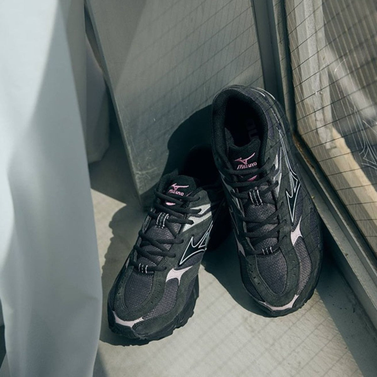 MIZUNO WAVE MG4 LS ミズノ ウェーブ エムジーフォー LS D1GA261B01【メンズ スニーカー ランニングシューズ クッション性 耐久性 快適 26FW】