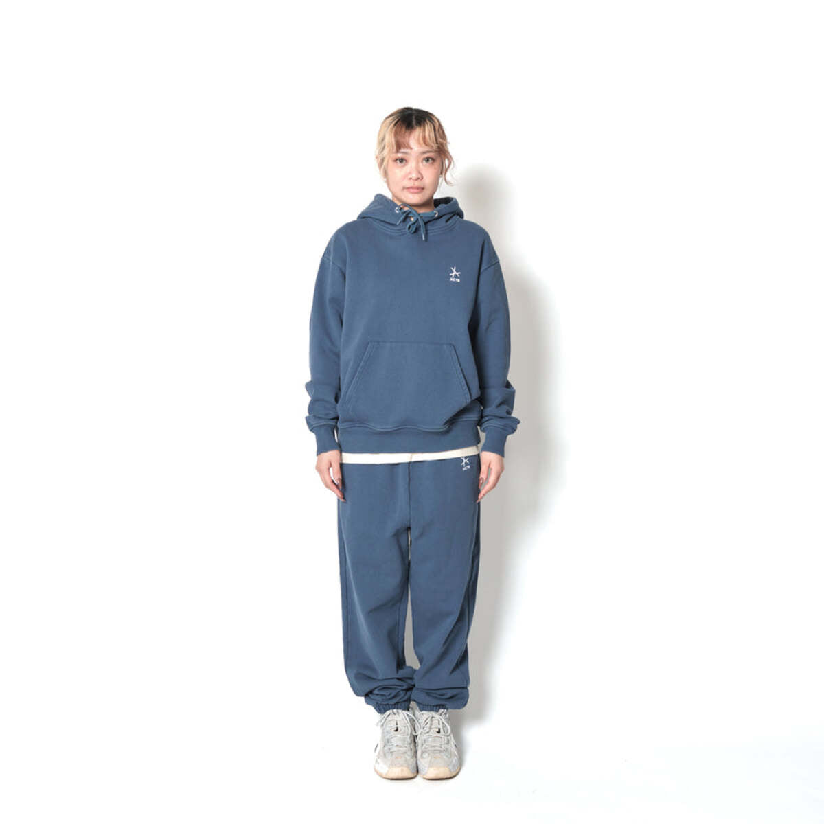 AKTR TRI-LINE AGED HOODIE アクター トライライン エイジド フーディー 226-035010【メンズ スウェットフーディー 裏毛 パーカー ヴィンテージ感 26FW】