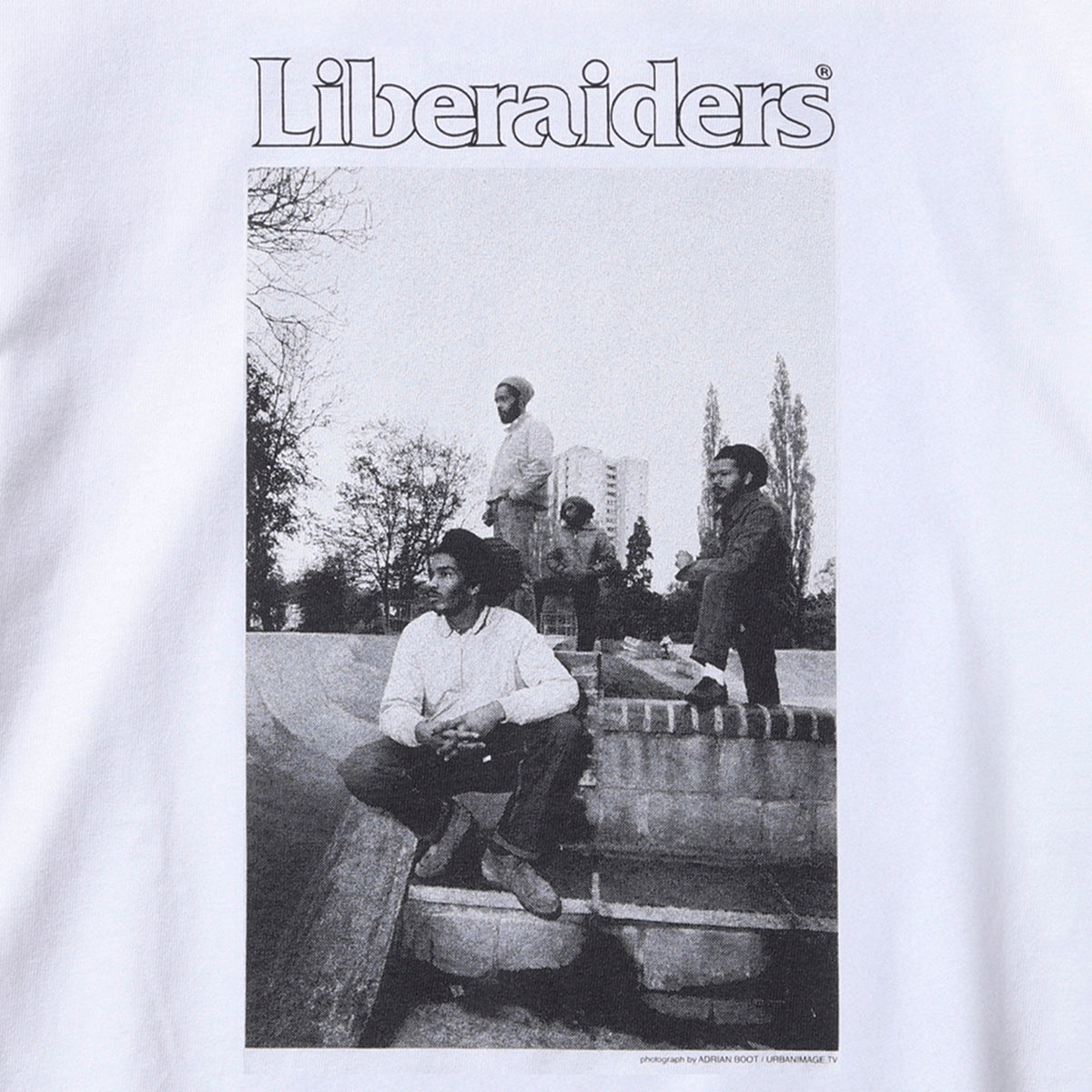 Liberaiders BAD BRAINS TEE リベレイダース バッド・ブレインズ・ティー 776032616【メンズ ロックT モノクロフォト バックプリント パンク ストリートファッション 26FW】