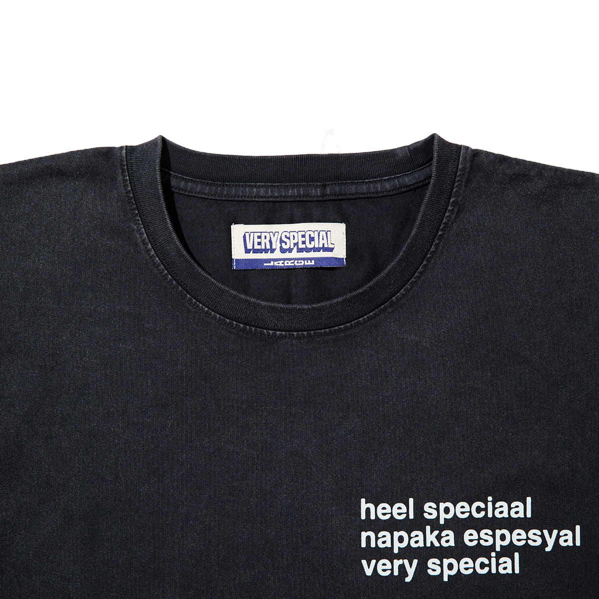 VERY SPECIAL Tranlsate T-shirt ベリースペシャル トランスレート Tシャツ VS26AW00200【メンズ 半袖Tシャツ ピグメントダイ グラフィックデザイン ヴィンテージ感 26FW】
