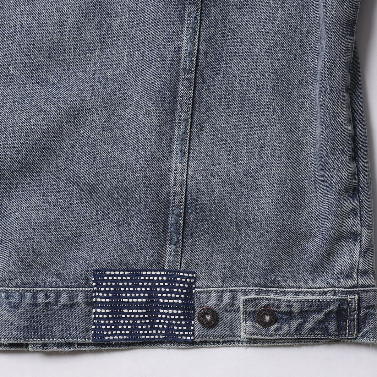 Liberaiders DAMAGED DENIM TRUCKER JACKET リベレイダース ダメージド デニム トラッカー ジャケット 730152603【メンズ デニムジャケット ヴィンテージ ダメージ加工 カジュアル 13.5oz 26FW】