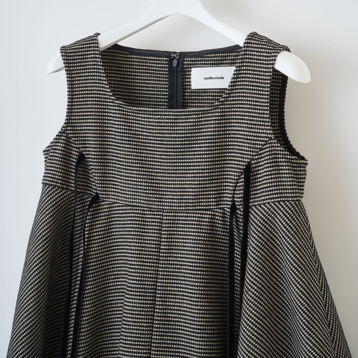 naokitomizuka Sleeveless Ruffle Dress ナオキトミヅカ スリーブレスラッフルドレス GRNTO023【レディース ショート丈ドレス ミニワンピース ベルベットリボン 26FW】