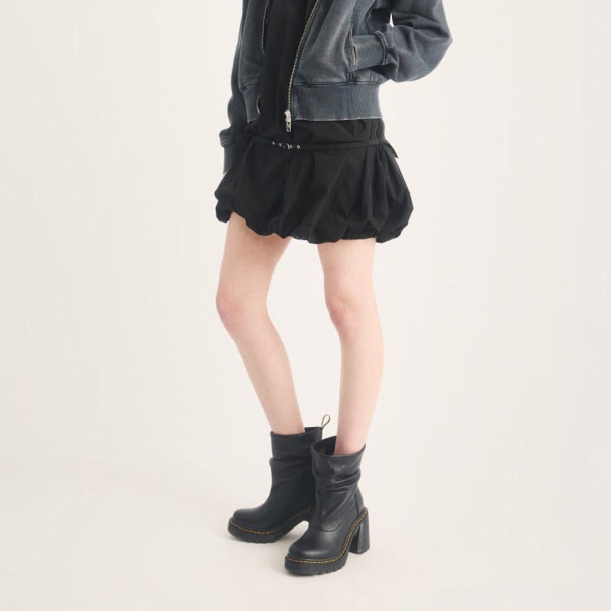 Dr. MARTENS KASEY LO Pull-On Boots ドクターマーチン KASEY LO プル オン ブーツ DM-43119001-BK【レディース プルオンブーツ ローブーツ レザーアッパー クッション性 26FW】