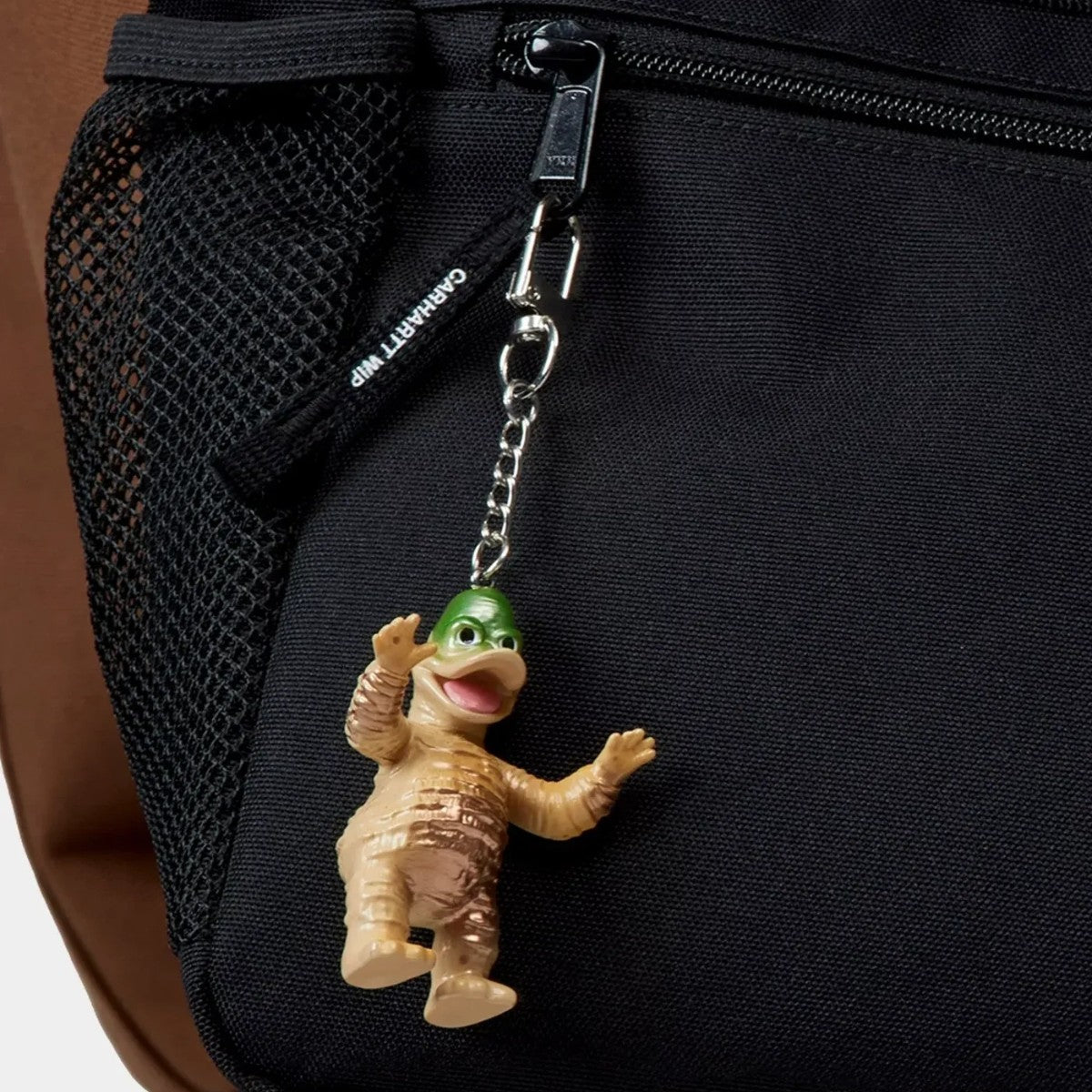 Carhartt WIP Wiptopia II Michigon Keychain カーハートワークインプログレス ウィプトピア II ミシゴン キーチェーン I03759740ZXX26FW【メンズ キーホルダー マスコット グラフィック キャラクター 26FW】