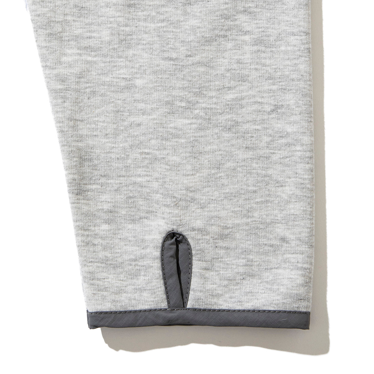 REVERSE FLEECE EMBROIDERY MOCK NECK PULLOVER