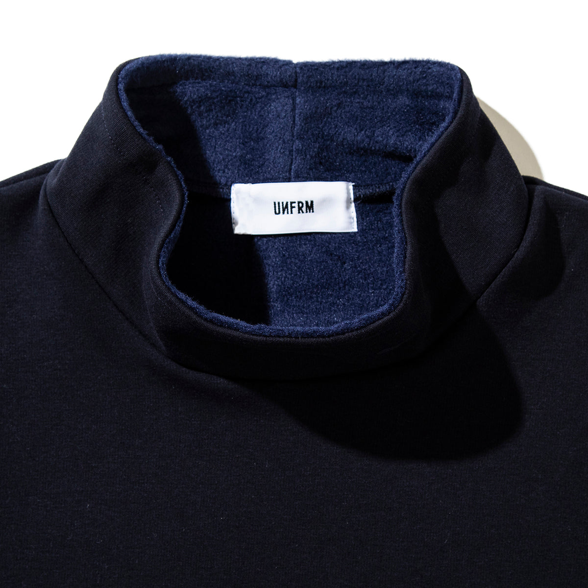 REVERSE FLEECE EMBROIDERY MOCK NECK PULLOVER