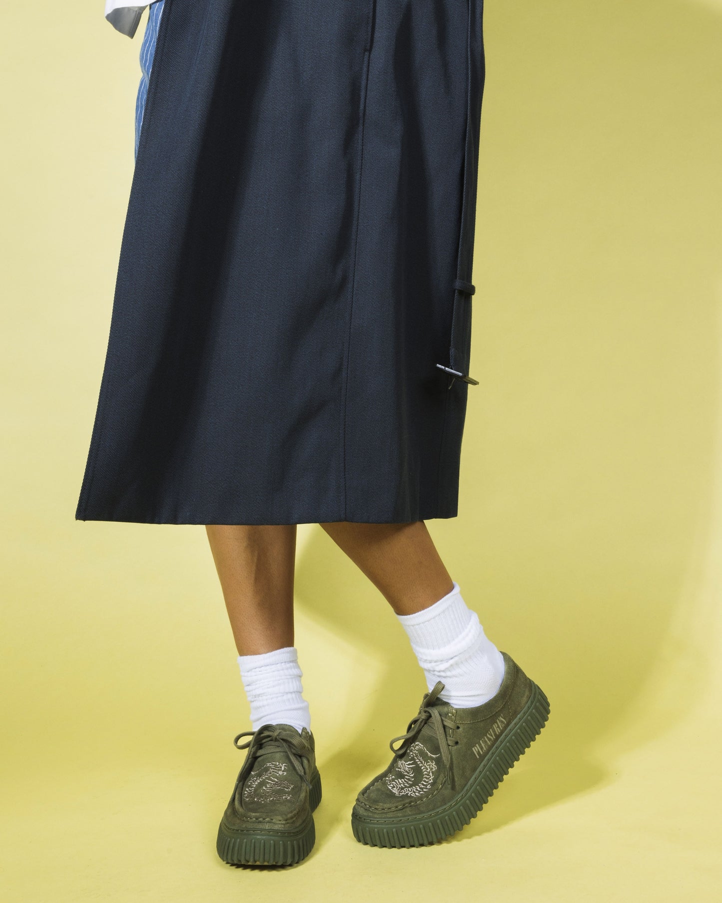 PLEASURES x Clarks TORHILL DRGN LO