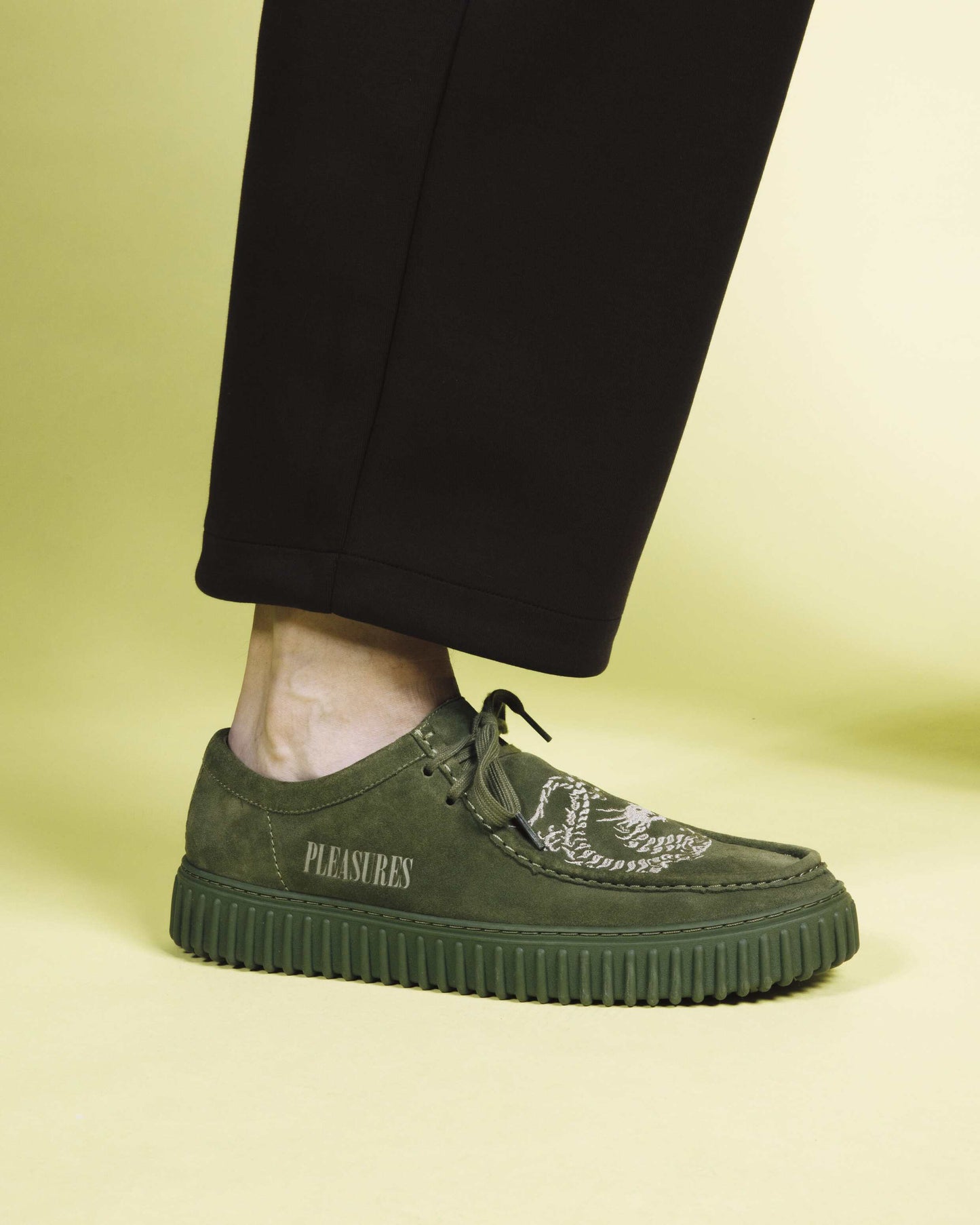 PLEASURES x Clarks TORHILL DRGN LO