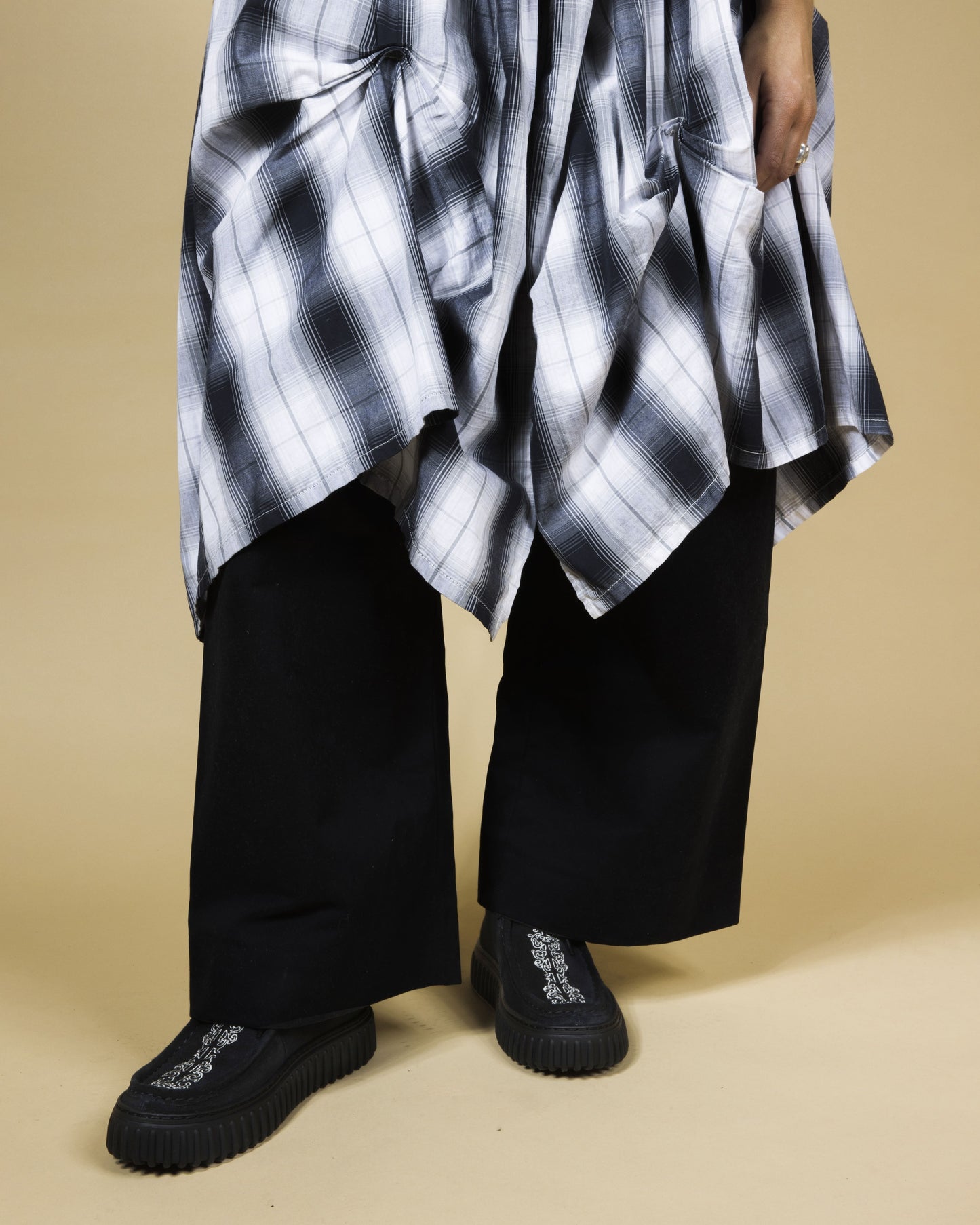 PLEASURES x Clarks TORHILL WOVEN