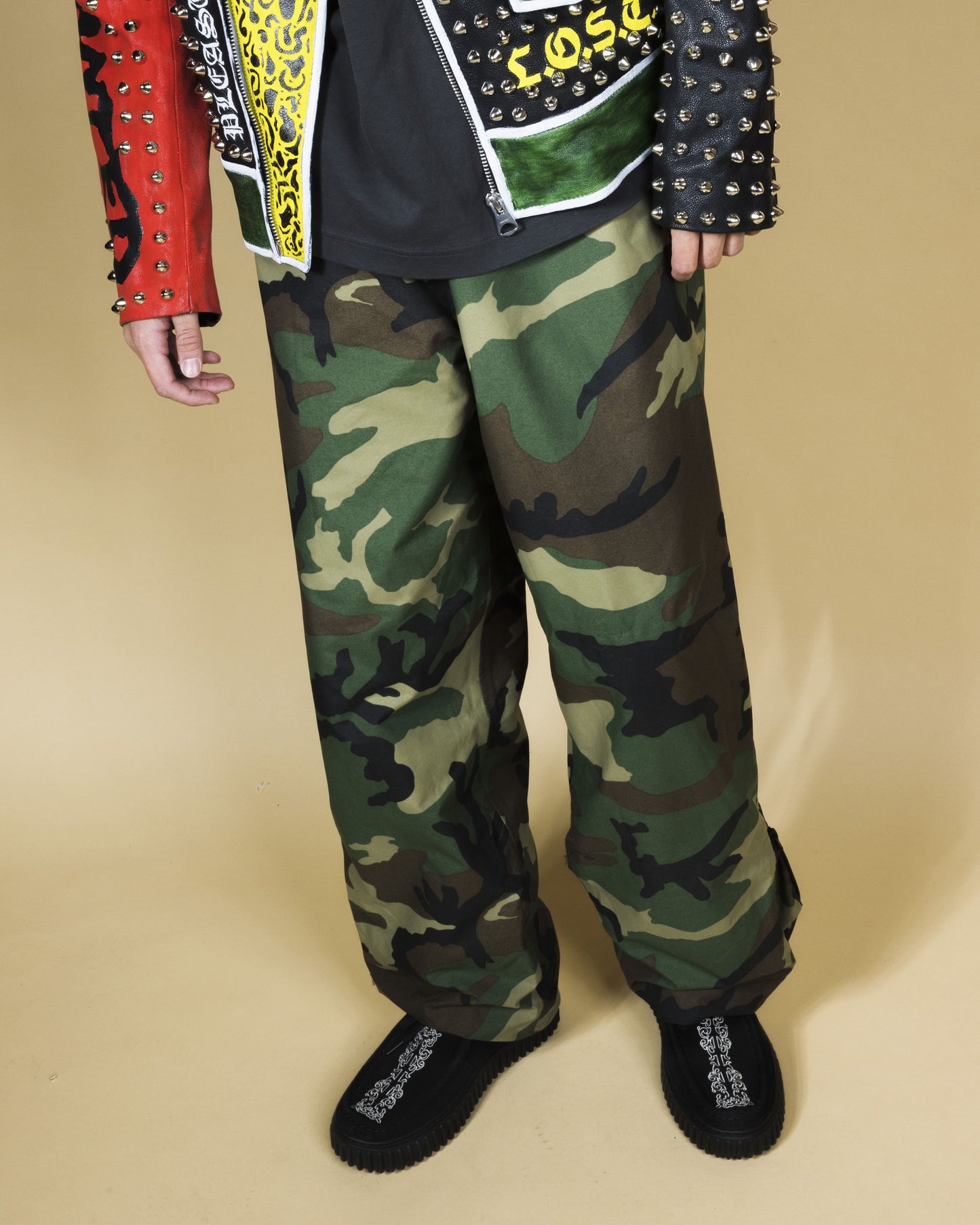 PLEASURES x Clarks TORHILL WOVEN