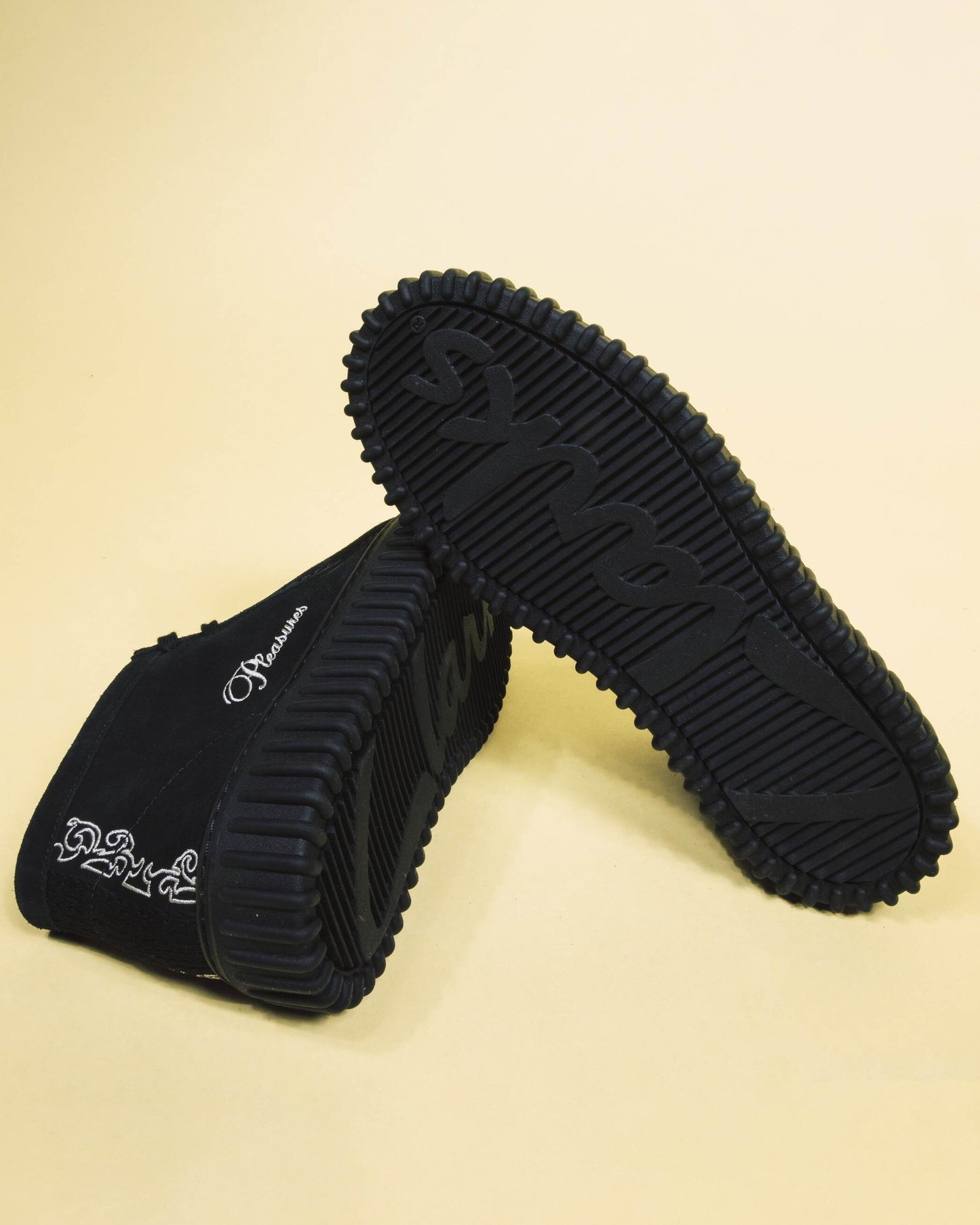 PLEASURES x Clarks TORHILL WOVEN