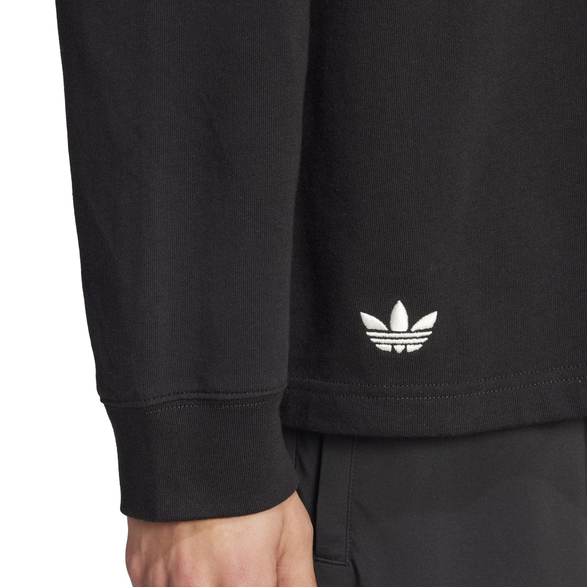 NEUCLASSICS LONG SLEEVE TEE