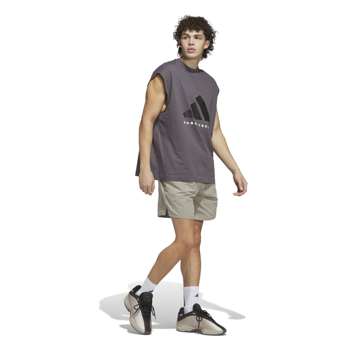 BASKETBALL SLEEVELESS TEE