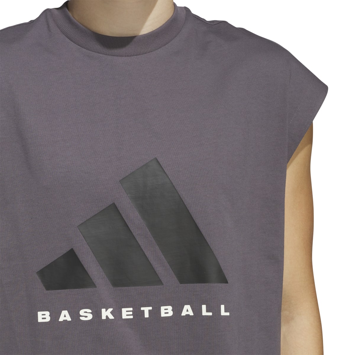 BASKETBALL SLEEVELESS TEE