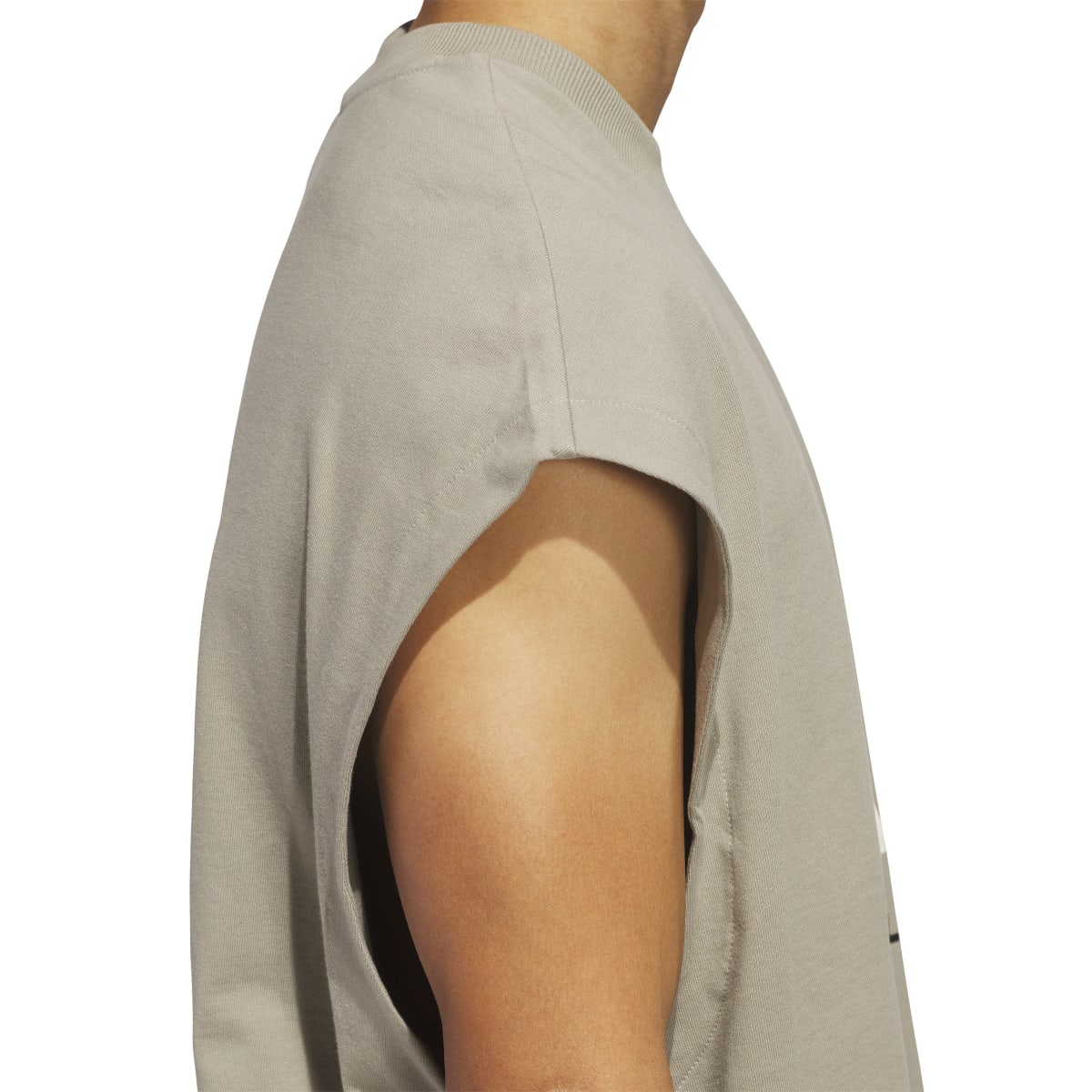 BASKETBALL SLEEVELESS TEE