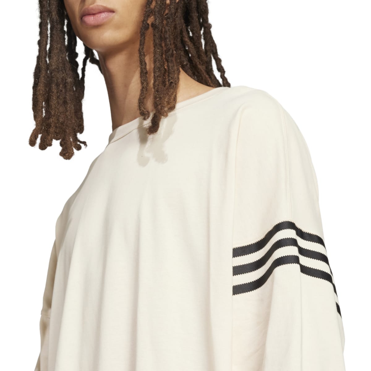 NEUCLASSICS LONG SLEEVE TEE