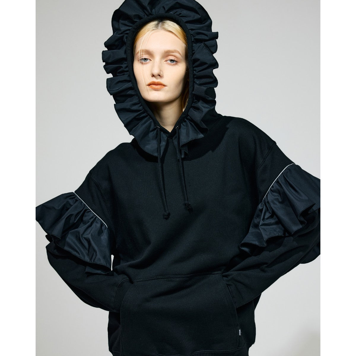FRILL SWEAT HOODIE