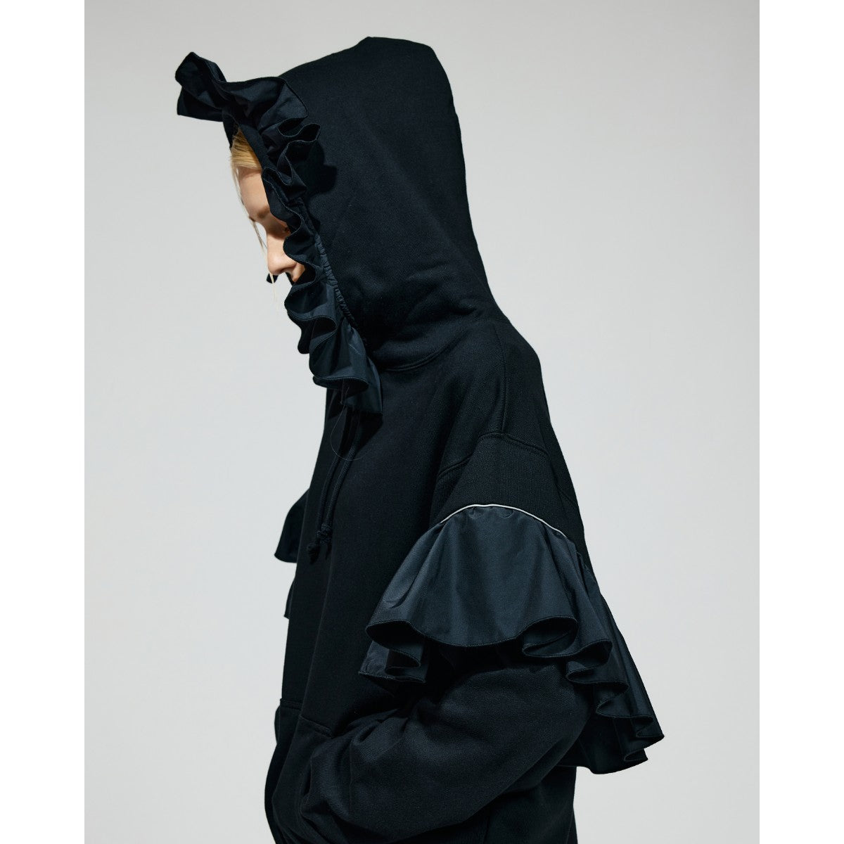 FRILL SWEAT HOODIE