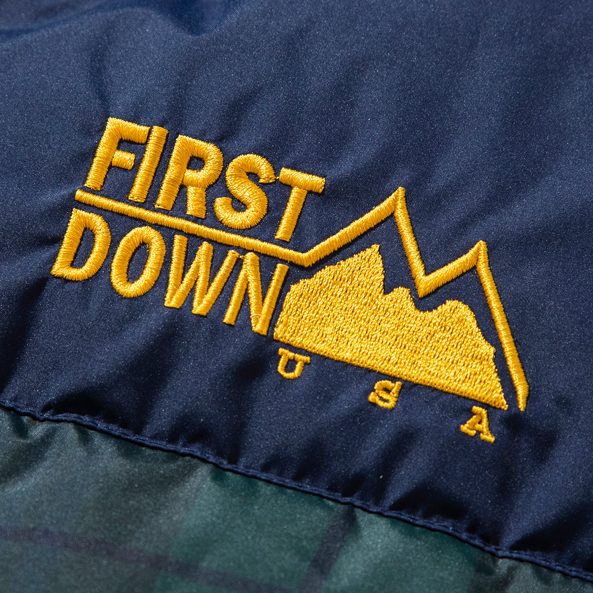 Kinetics × FIRST DOWN BUBBLE DOWN VEST MICROFT(R) 【11月上旬発送予定】