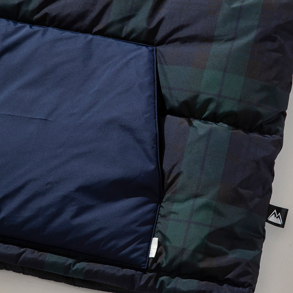 Kinetics × FIRST DOWN BUBBLE DOWN VEST MICROFT(R) 【11月上旬発送予定】