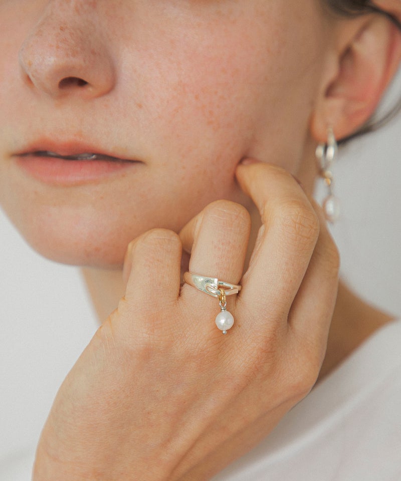 Pearl hook ring