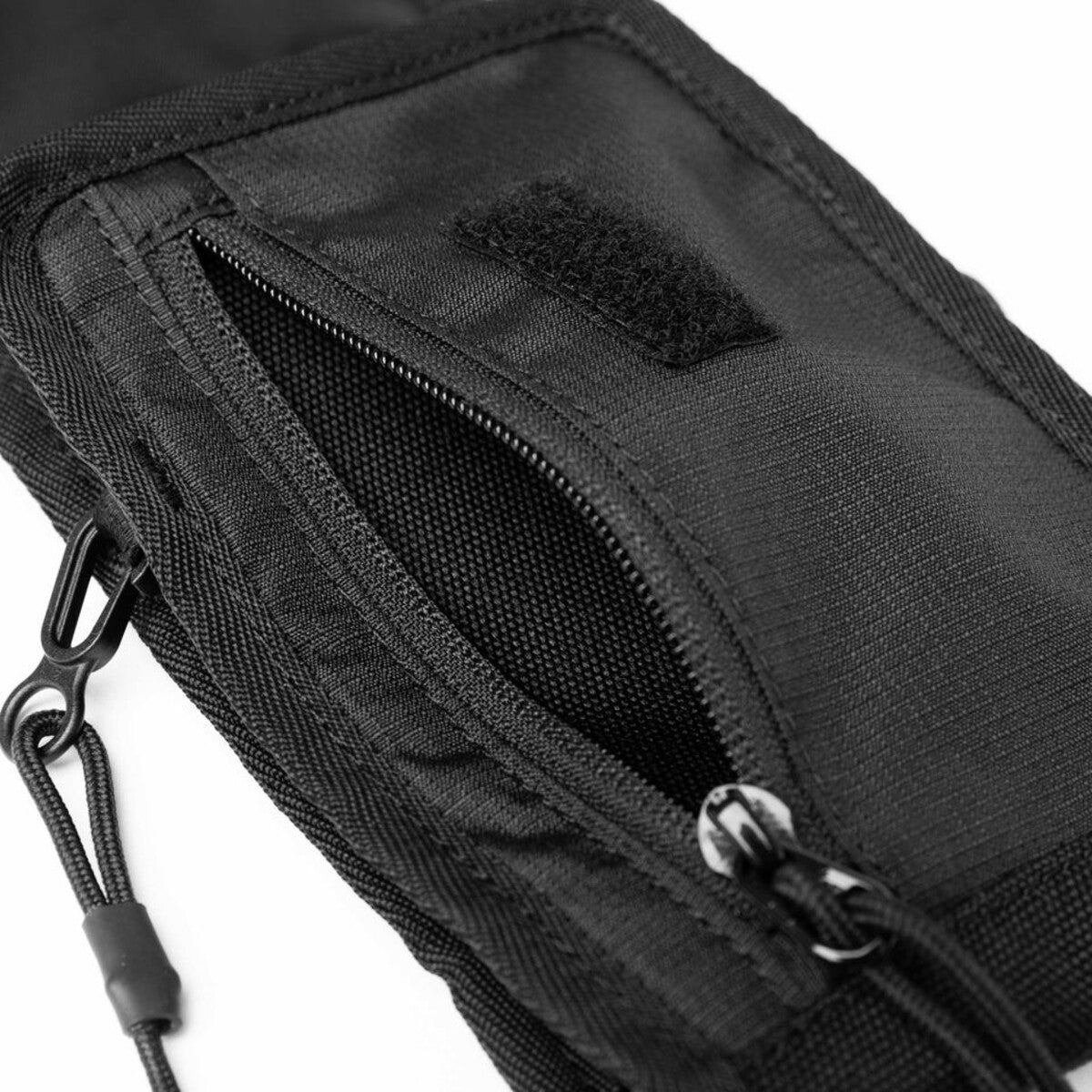 NECK POUCH 0.3L 【予約】2月15日発売予定【返品交換キャンセル不可】