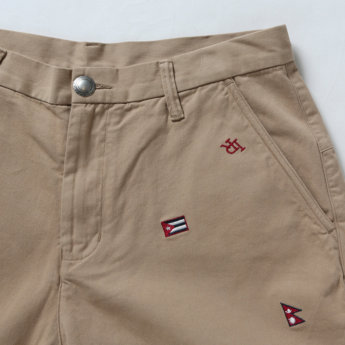 LR EMBROIDERY SHORTS