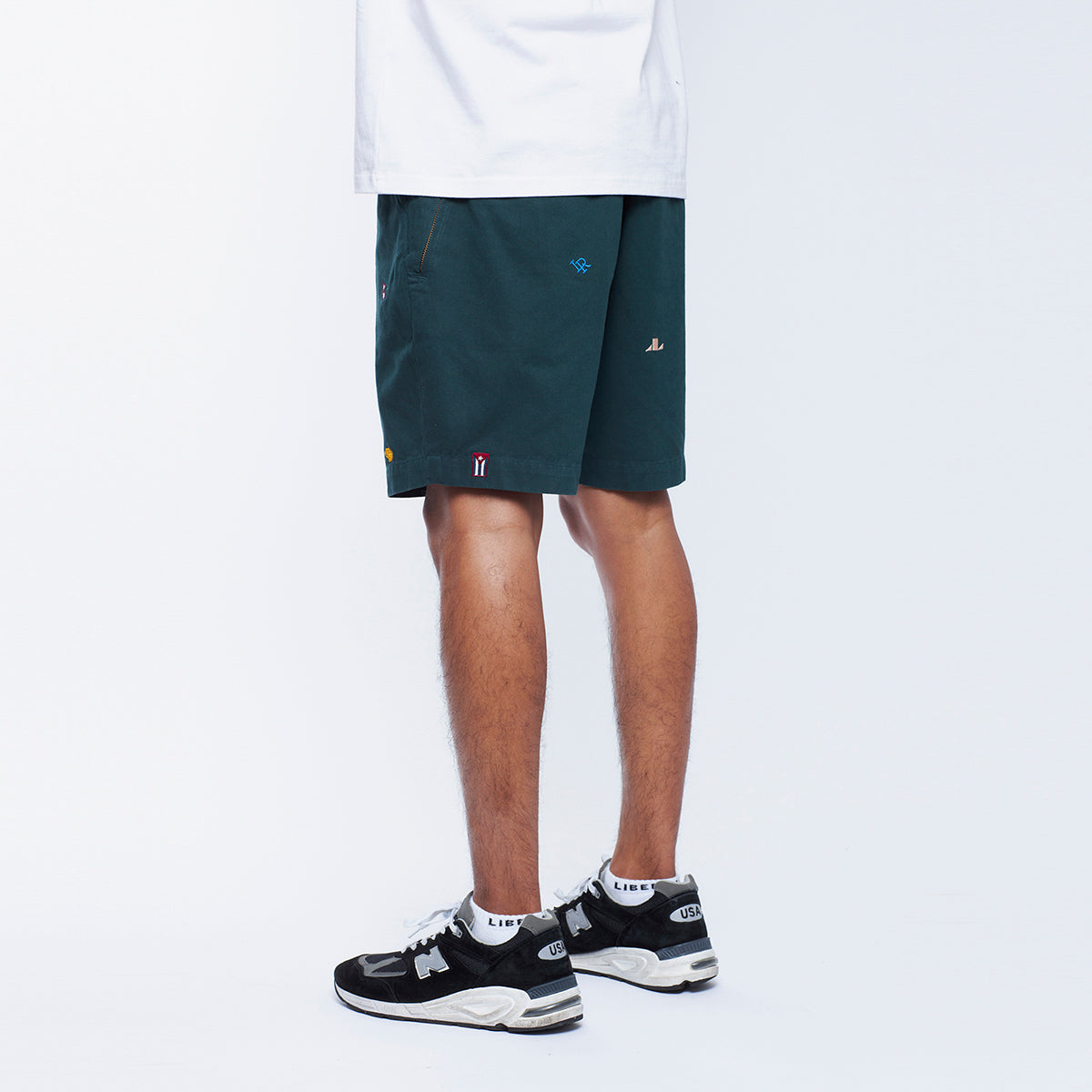 LR EMBROIDERY SHORTS