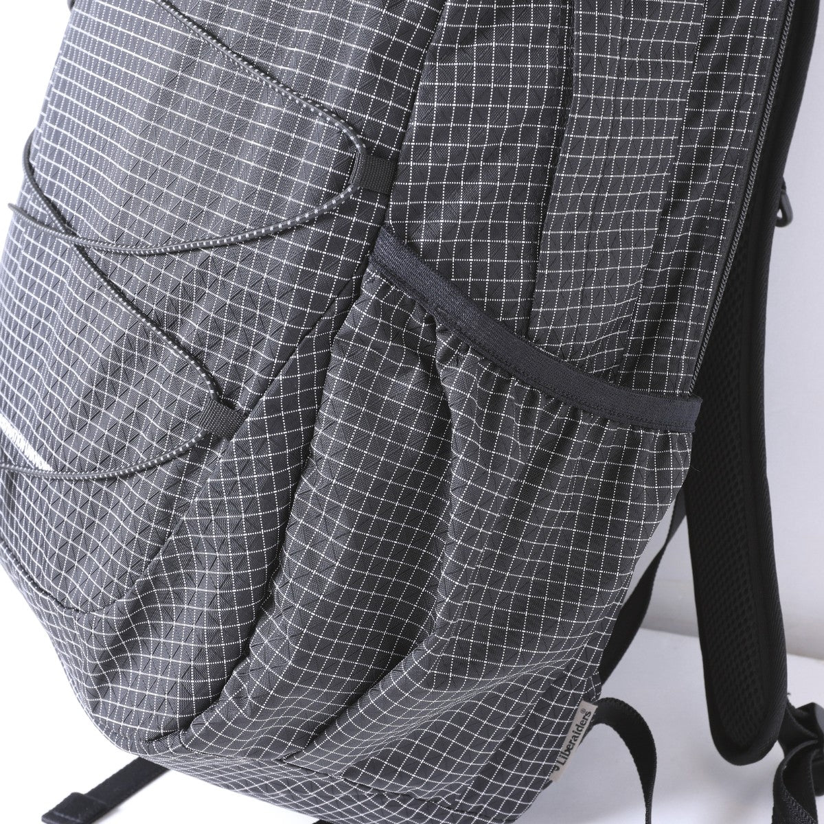 GRID NYLON TRAVERSE BACKPACK