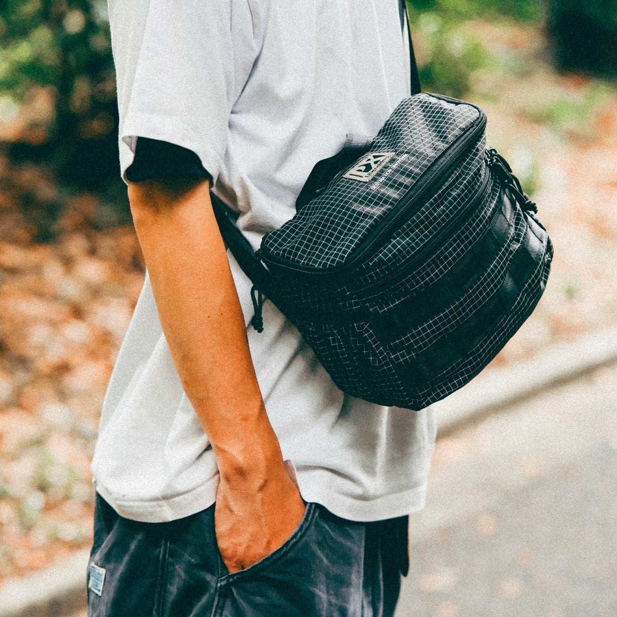 GRID NYLON SHOULDER BAG