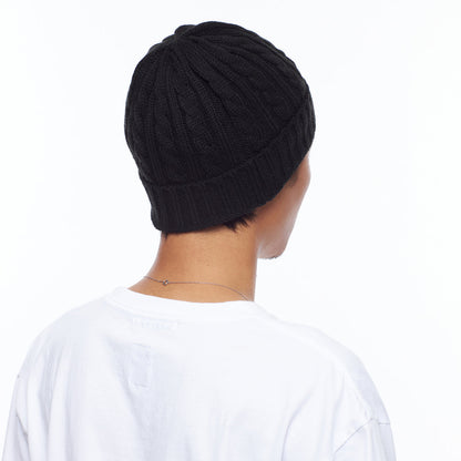 CABLE KNIT CAP