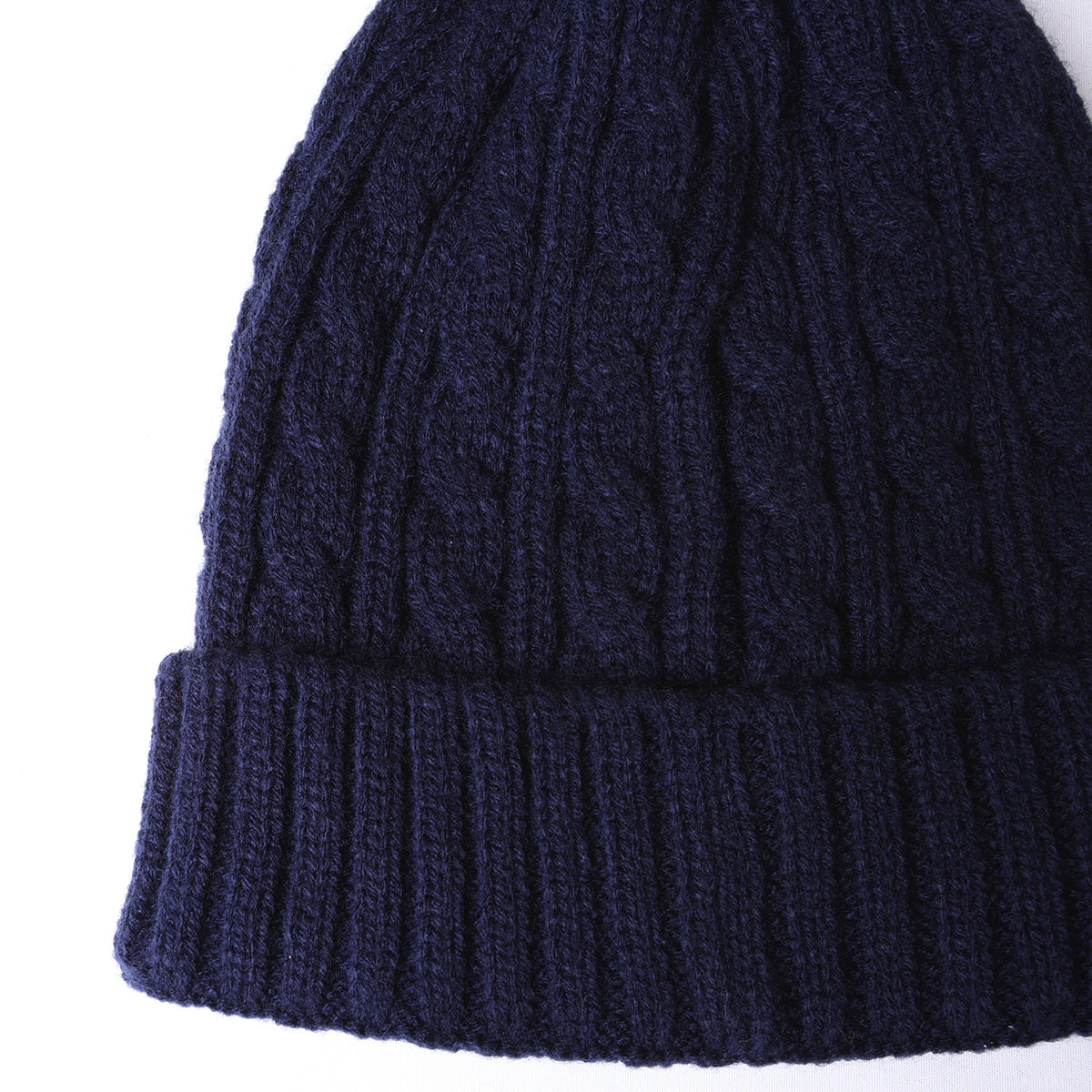 CABLE KNIT CAP