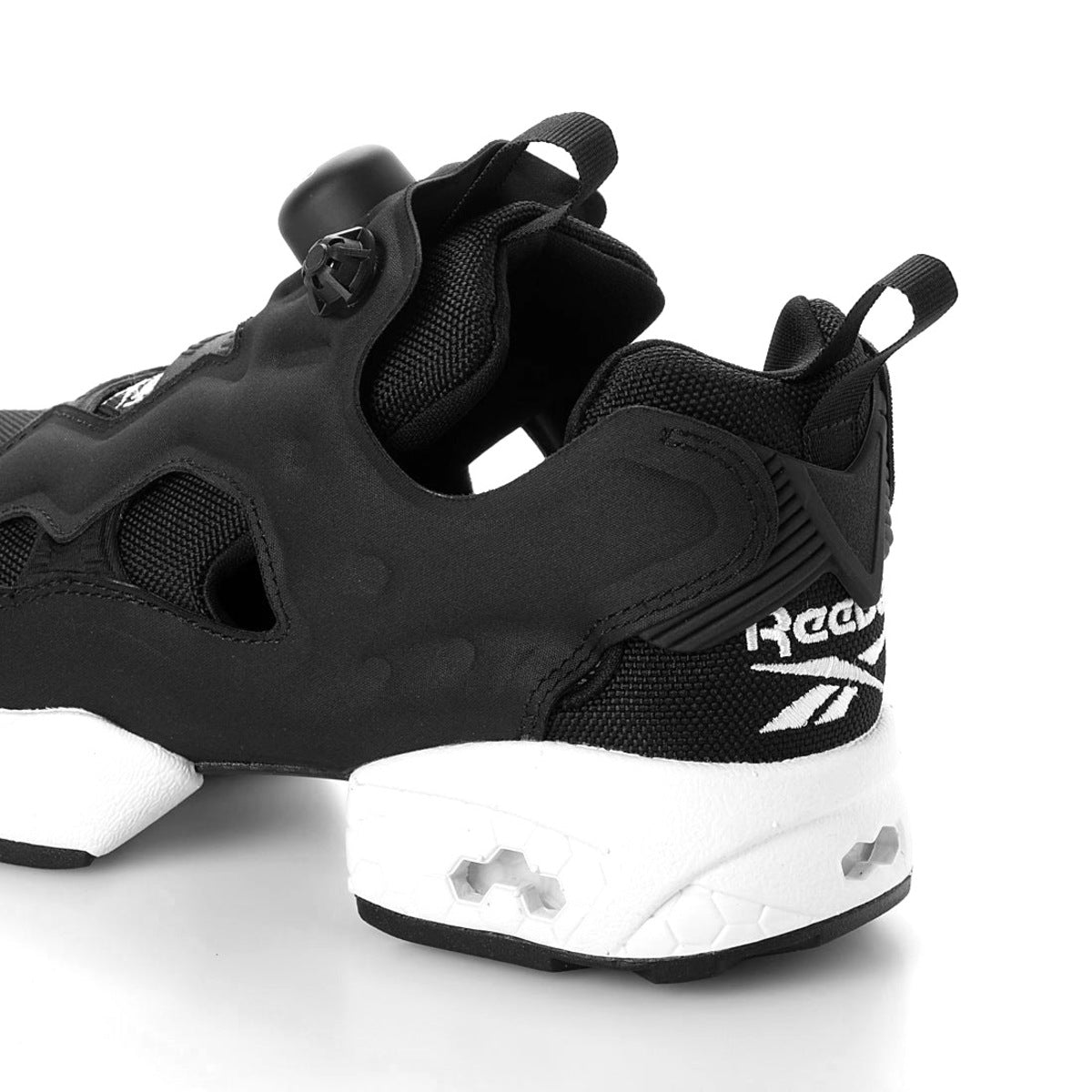 Reebok INSTAPUMP FURY 94 リーボック インスタ ポンプフューリー 94  100211657【メンズ スニーカー 厚底 軽量 クッション性 フィット調整 ナイロンアッパー 26FW】