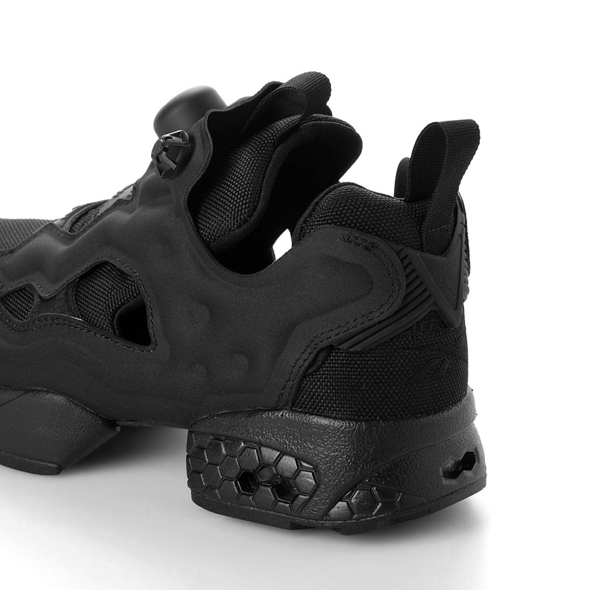 Reebok INSTAPUMP FURY 94 リーボック インスタ ポンプフューリー 94  100211659【メンズ スニーカー 厚底 軽量 クッション性 フィット調整 ナイロンアッパー 26FW】