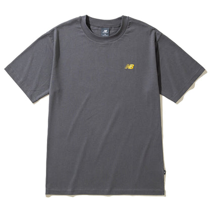 New Balance QTM RESORT T-SHIRT ニューバランス QTM リゾート Tシャツ MT51661【メンズ 半袖Tシャツ ロゴ グラフィック リラックスフィット 25SS】