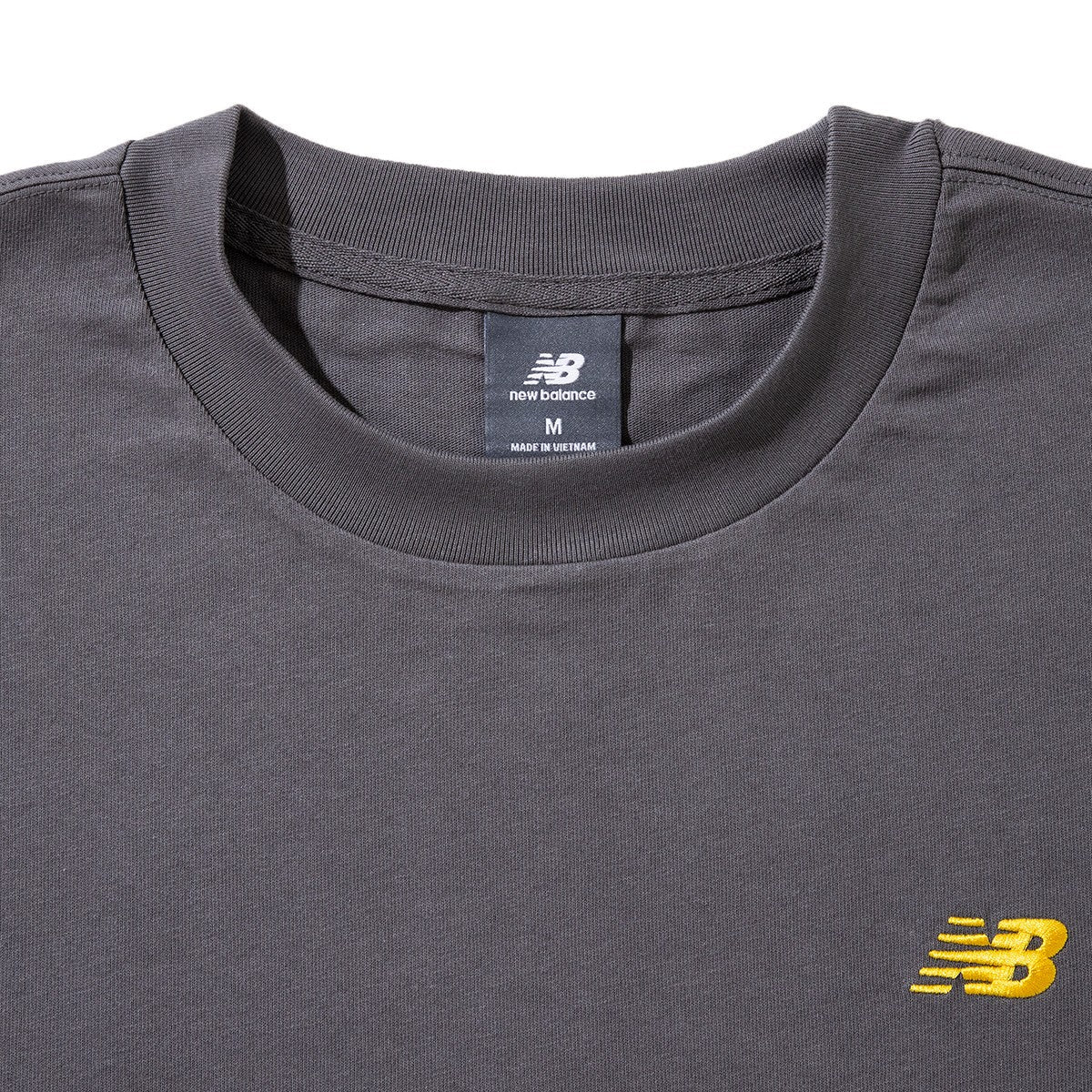 New Balance QTM RESORT T-SHIRT ニューバランス QTM リゾート Tシャツ MT51661【メンズ 半袖Tシャツ ロゴ グラフィック リラックスフィット 25SS】
