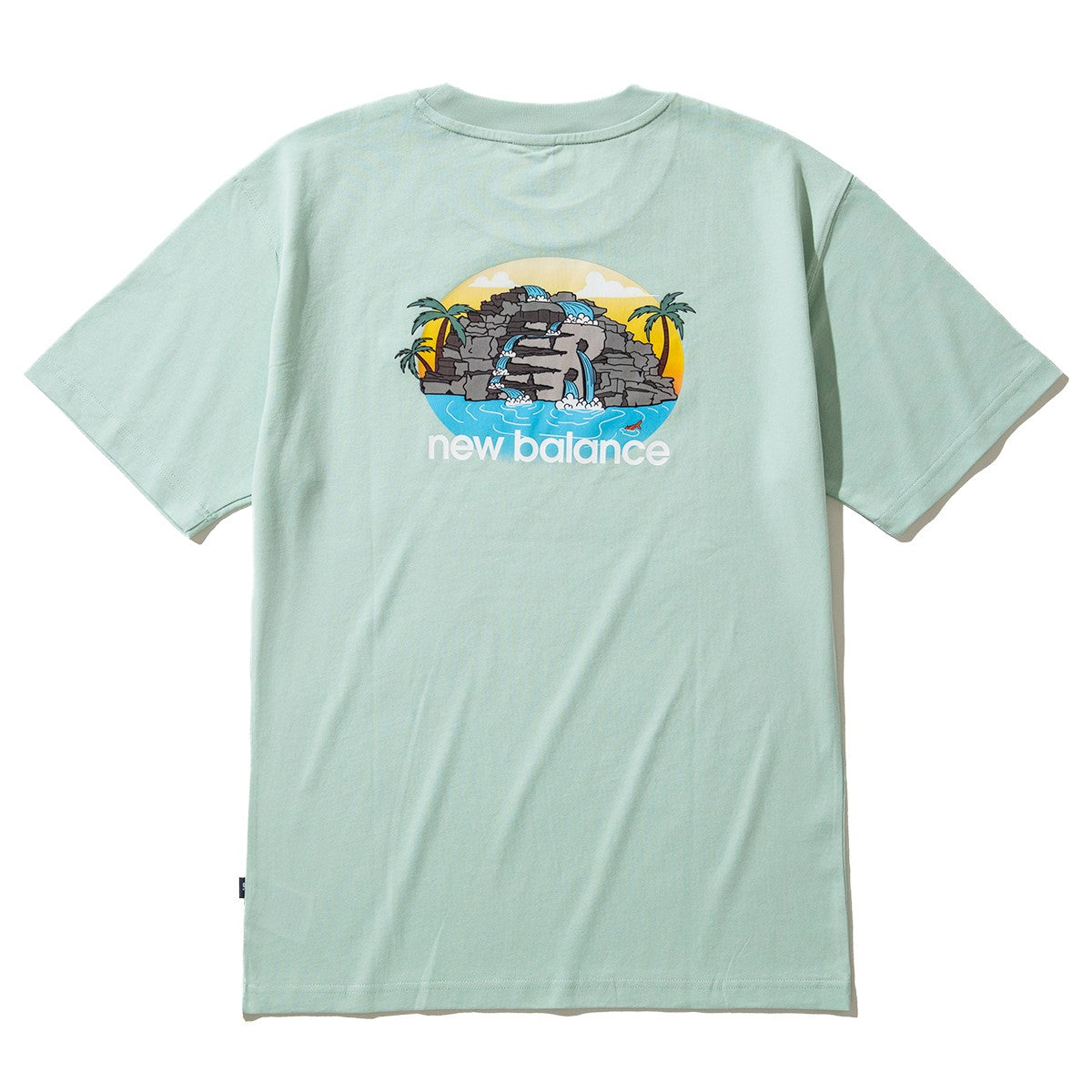 New Balance QTM RESORT T-SHIRT ニューバランス QTM リゾート Tシャツ MT51661【メンズ 半袖Tシャツ ロゴ グラフィック リラックスフィット 25SS】